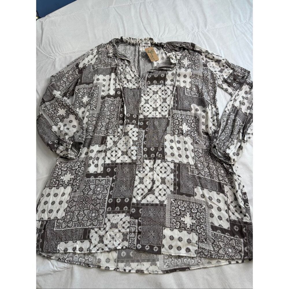 NWT Hashtag In Trend White Taupe Paisley Dress Size XS New